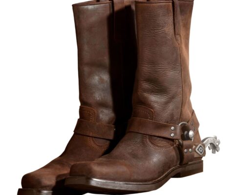 How to Stretch Leather Boots